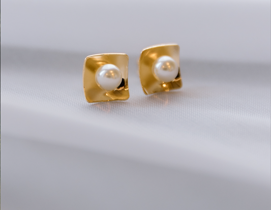 Odette Pearl Stud